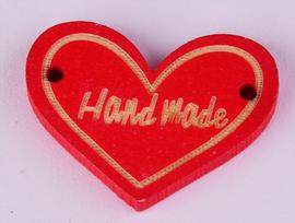 Našívací dřevěná značka 23x30 mm HAND MADE červené srdce